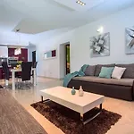 Golden Garden With 50sqm Private Pool Willa Gata
