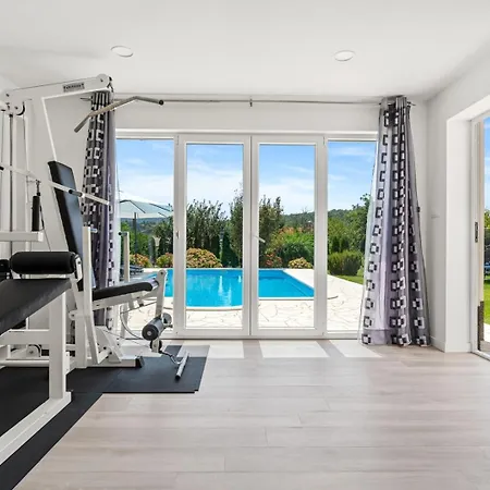 Golden Garden With 50sqm Private Pool Villa Gata