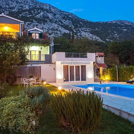 Golden Garden With 50sqm Private Pool Willa