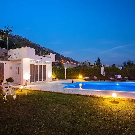 Golden Garden With 50sqm Private Pool