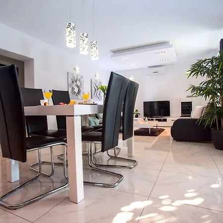 Villa Golden Garden With 50sqm Private Pool
